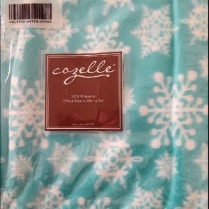 Cozelle 2 Fleece and Sherpa Throw