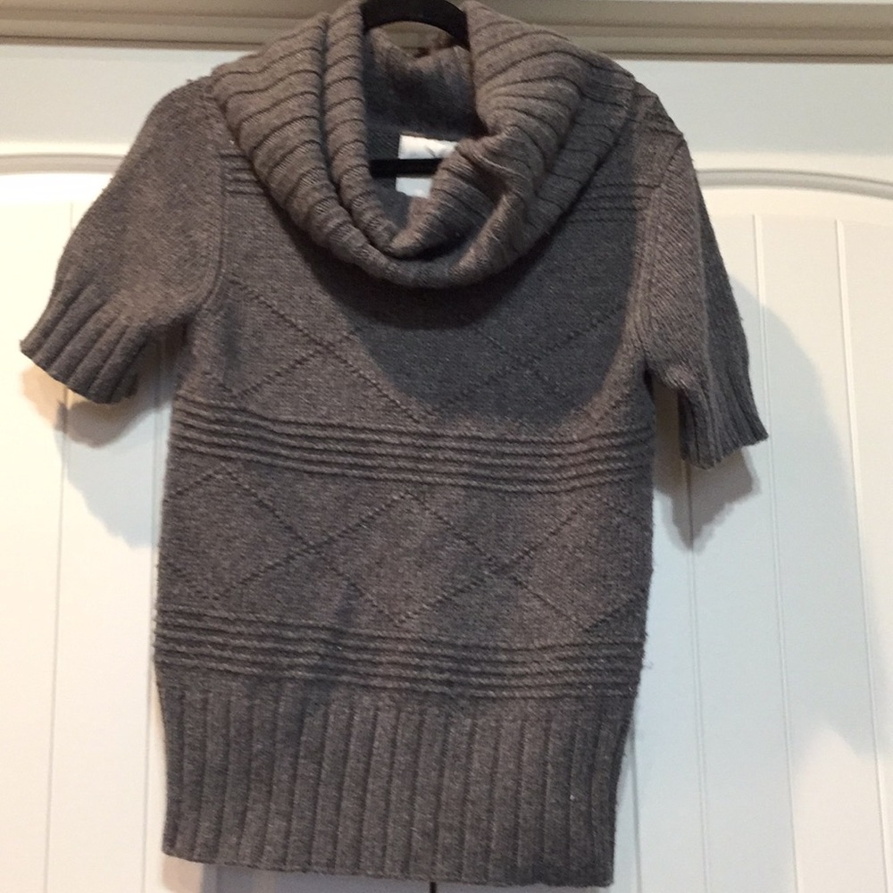 American Eagle gray sweater