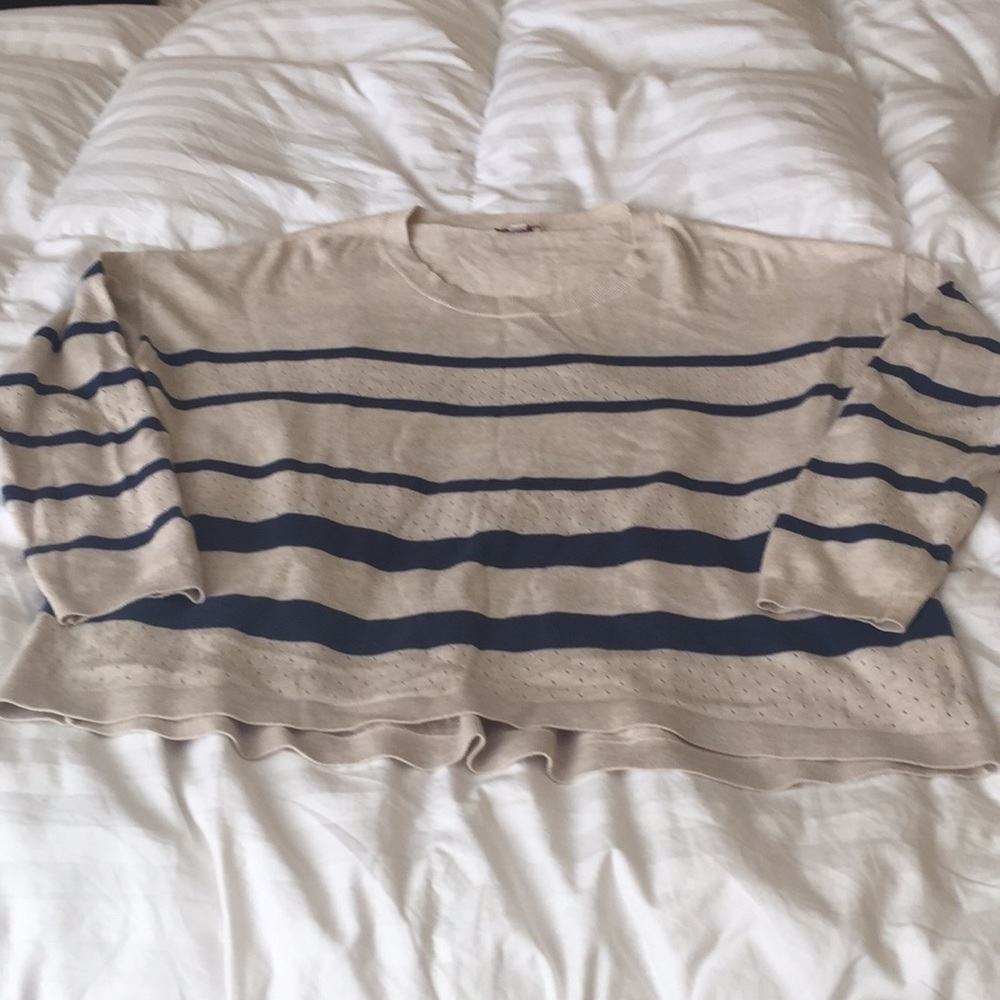 Gap sweater