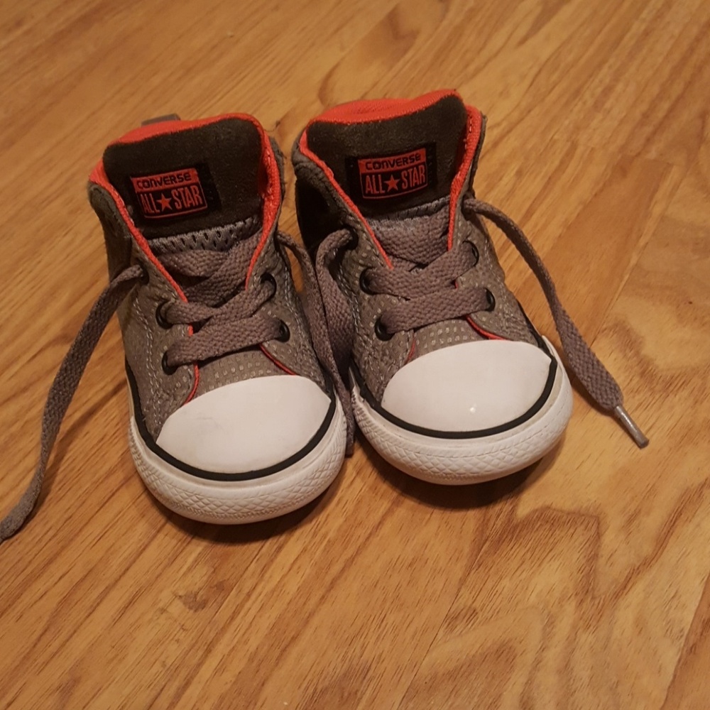 Last $ drop...Toddler boy's tennis shoes..Converse