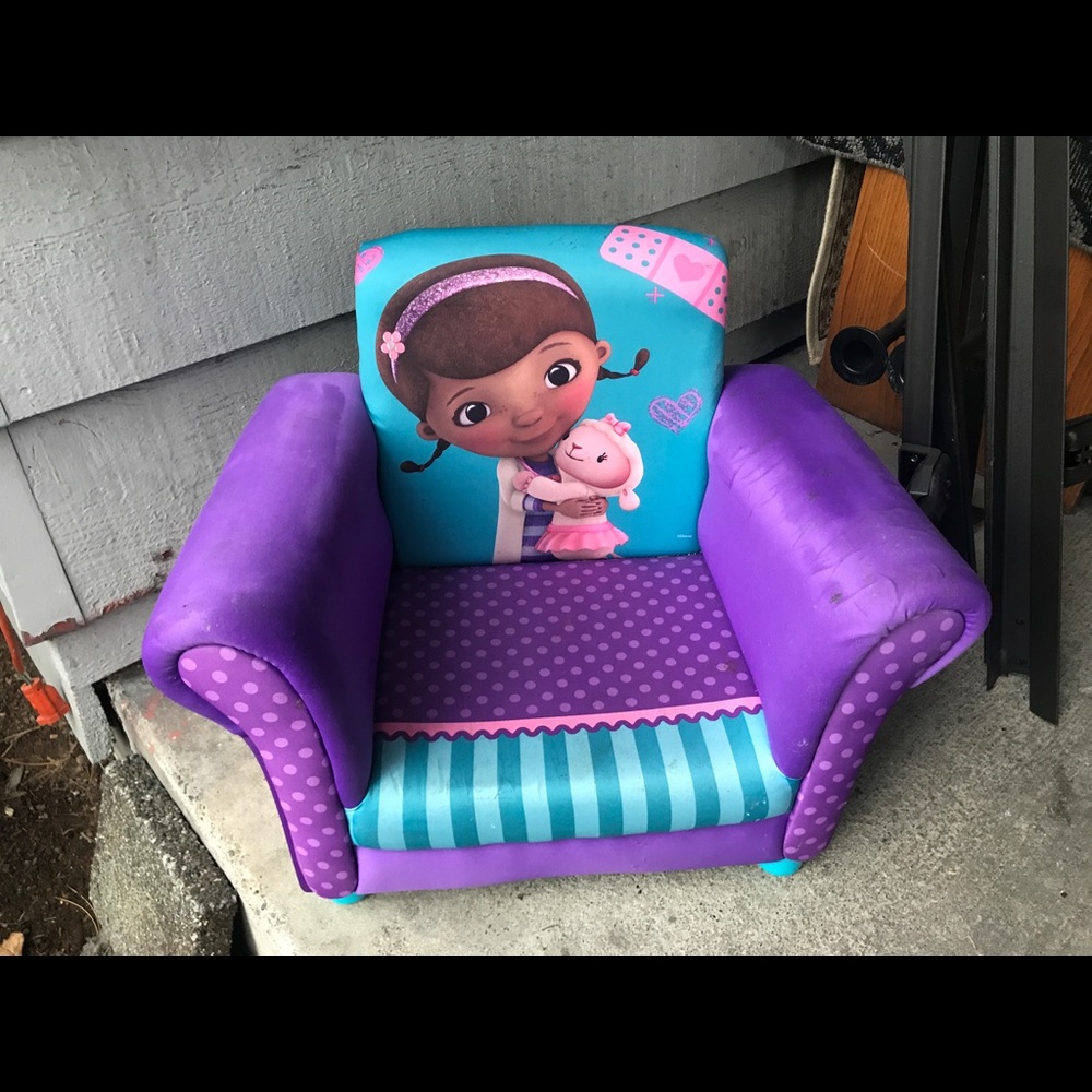 Doc McStuffins Upholstered Chair