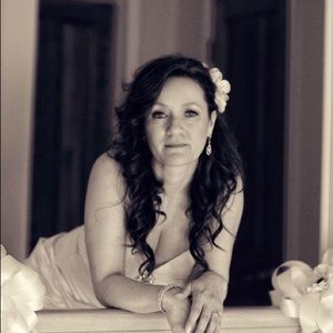 Meet your Posher, Carmela