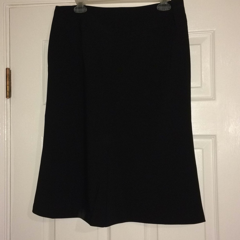 Worthington. Above knee pencil skirt