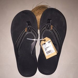 NWT Men’s Black Flip Flip Sandals 9 Free Waters