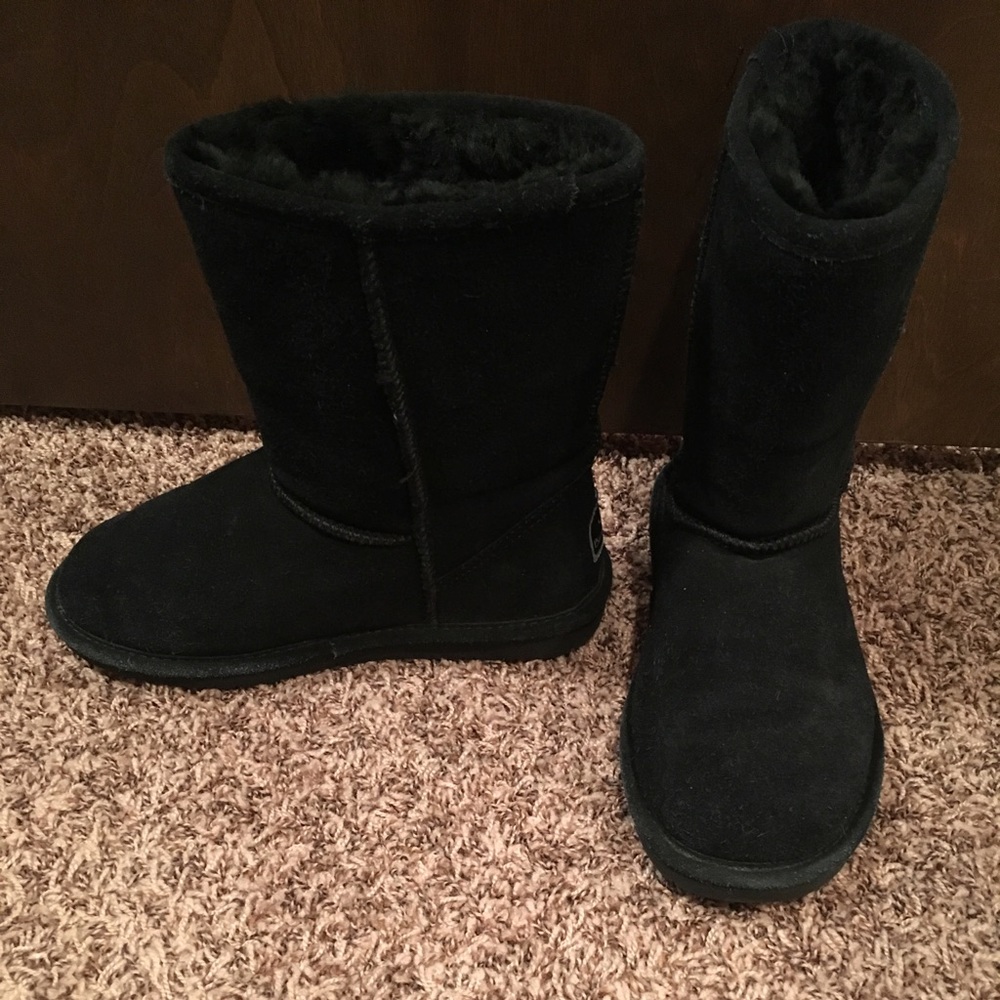 Size 7 Bear Paw Boots.