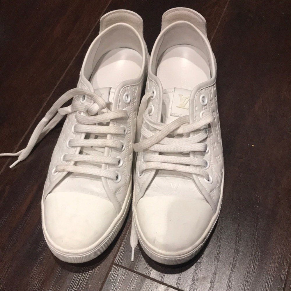 Loui Vuitton sneakers