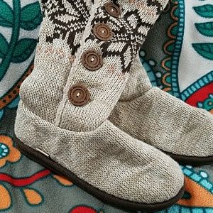 Brown Knit Mukluks Shoes