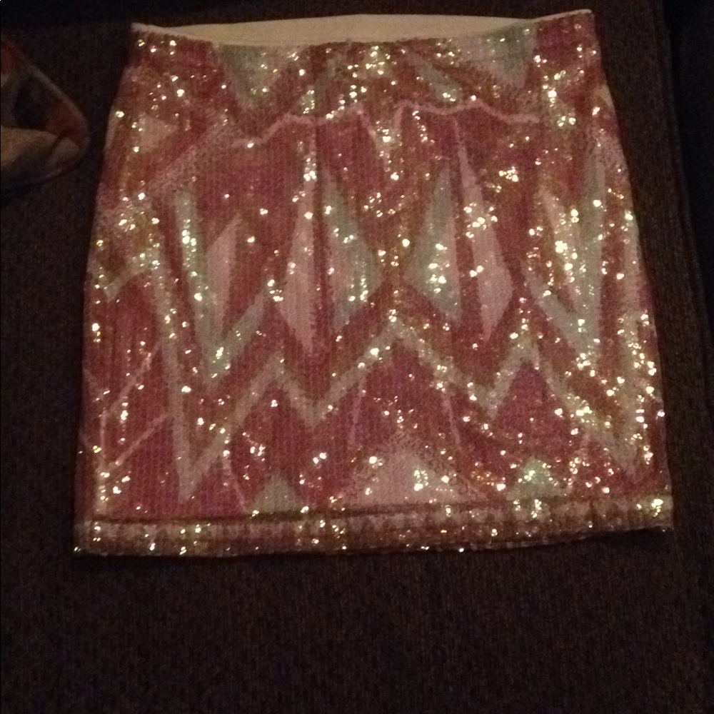 Medium skirt with sequins💕