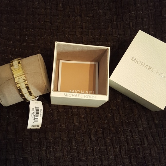 Micheal Kors watch - Picture 2 of 2