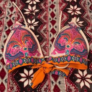 Victoria Secret bikini top & Oozie bundle!!!