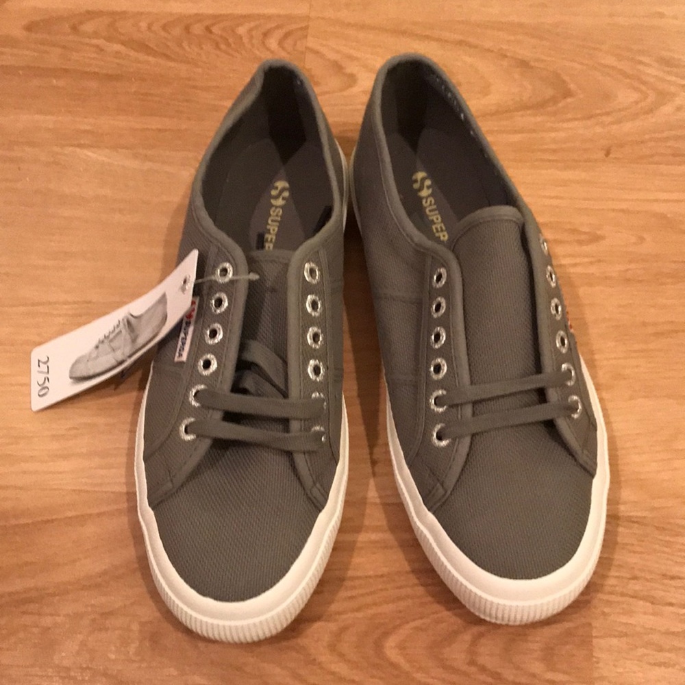 *NWT* Superga Size 9 Women’s Cotu Classic (Grey)