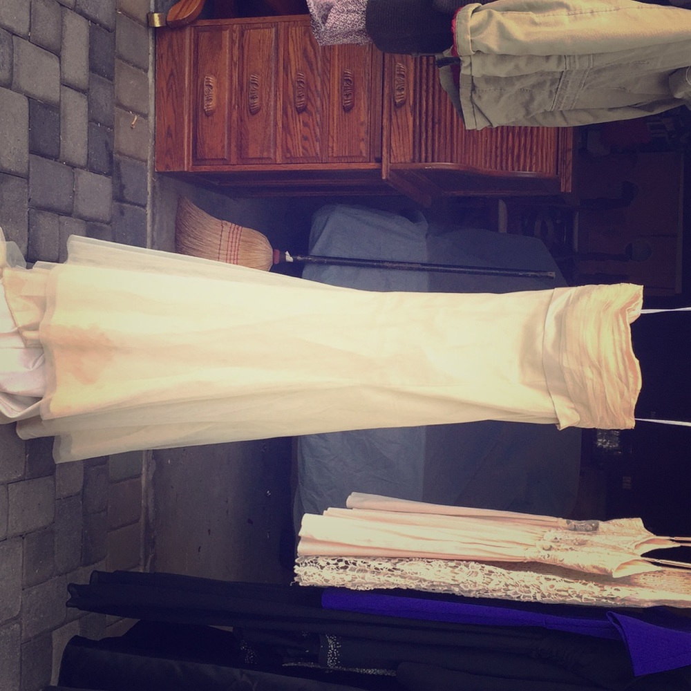 Vera Wang bridal strapless dress
