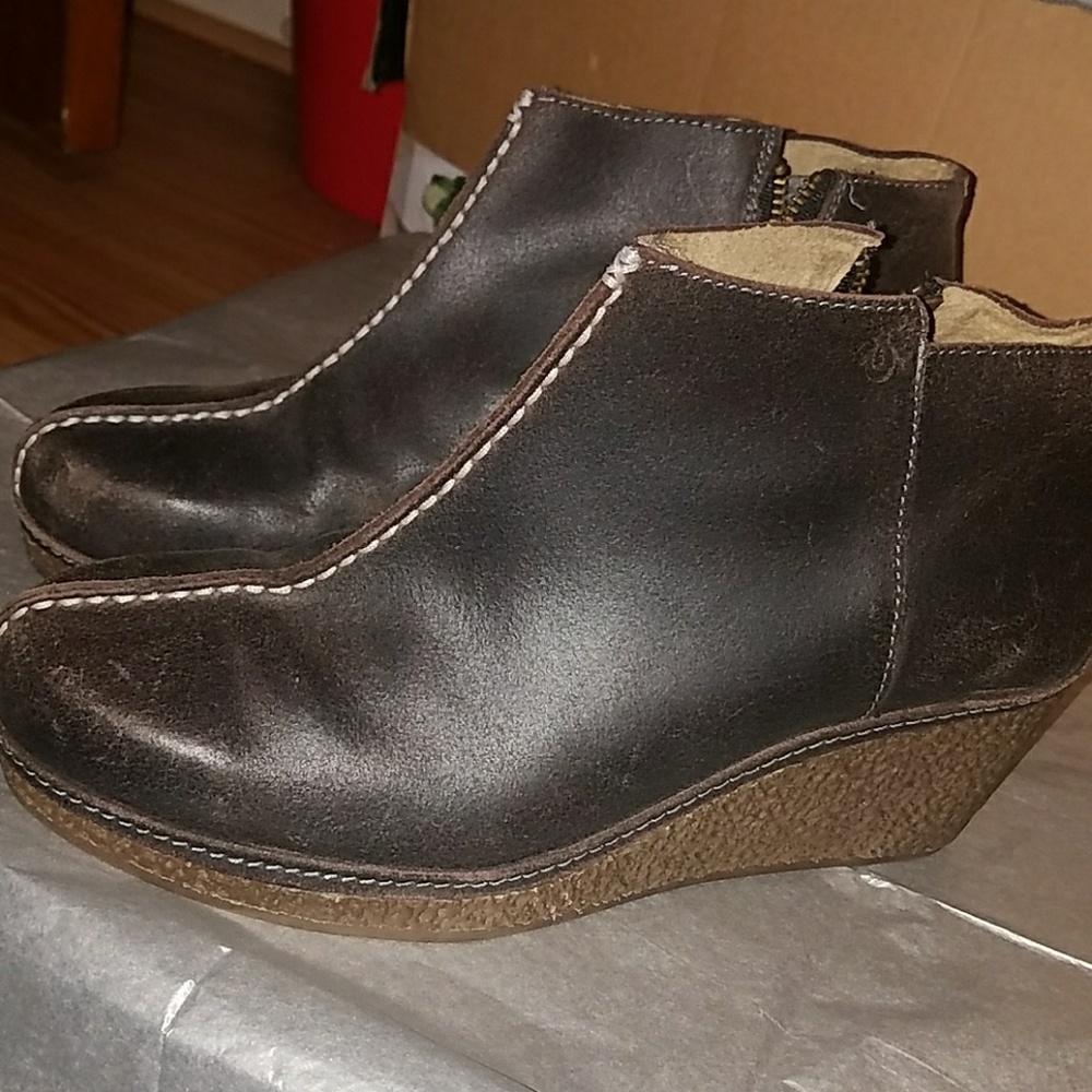 Olukai leather ankle boots