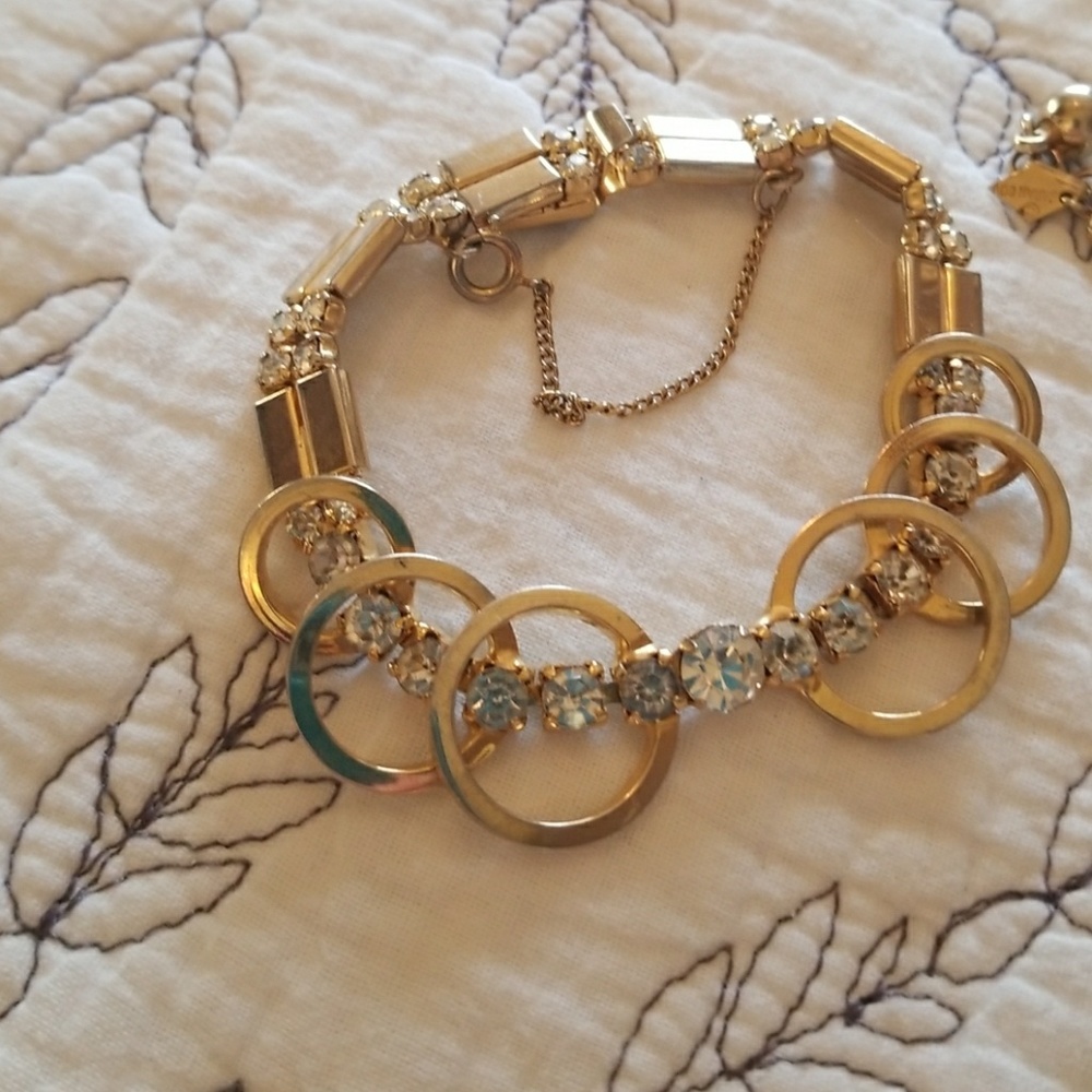 Jewelry Set - Picture 2 of 4