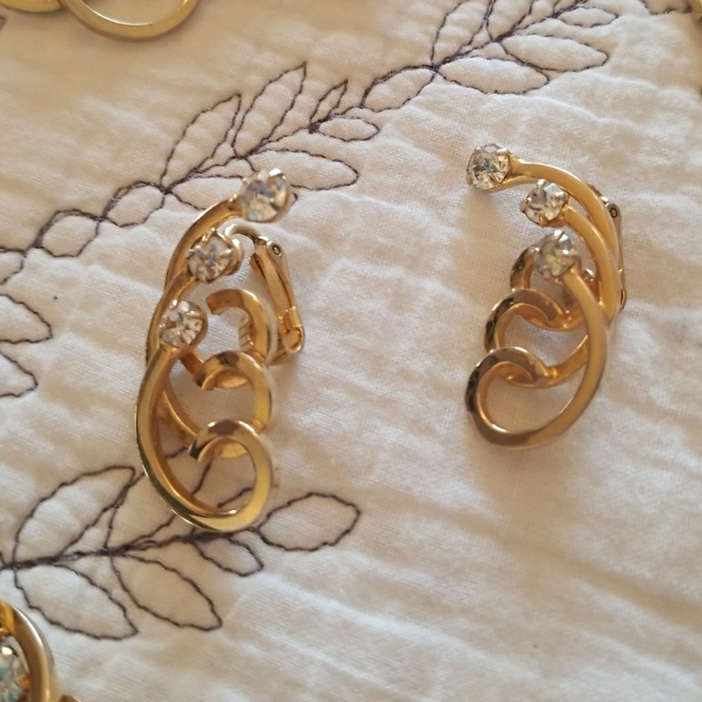 Jewelry Set - Picture 3 of 4