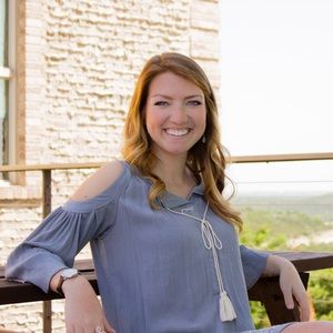 Meet your Posher, Emily