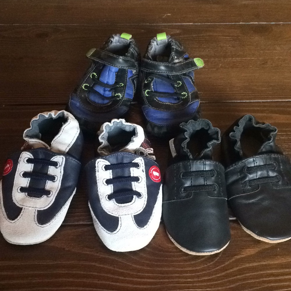 Robeez Lot - boy’s soft shoes 6 - 12 months