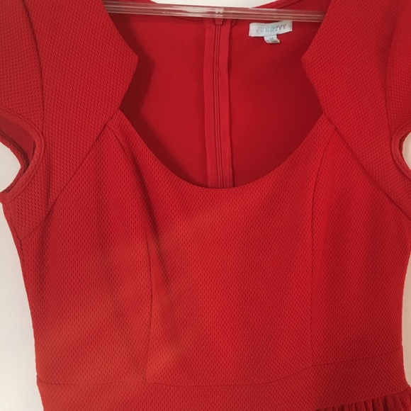 Red dress - Picture 3 of 6