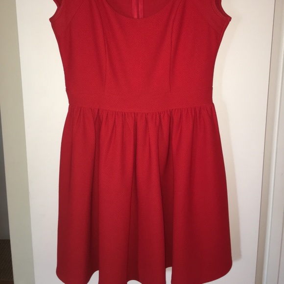 Red dress - Picture 5 of 6