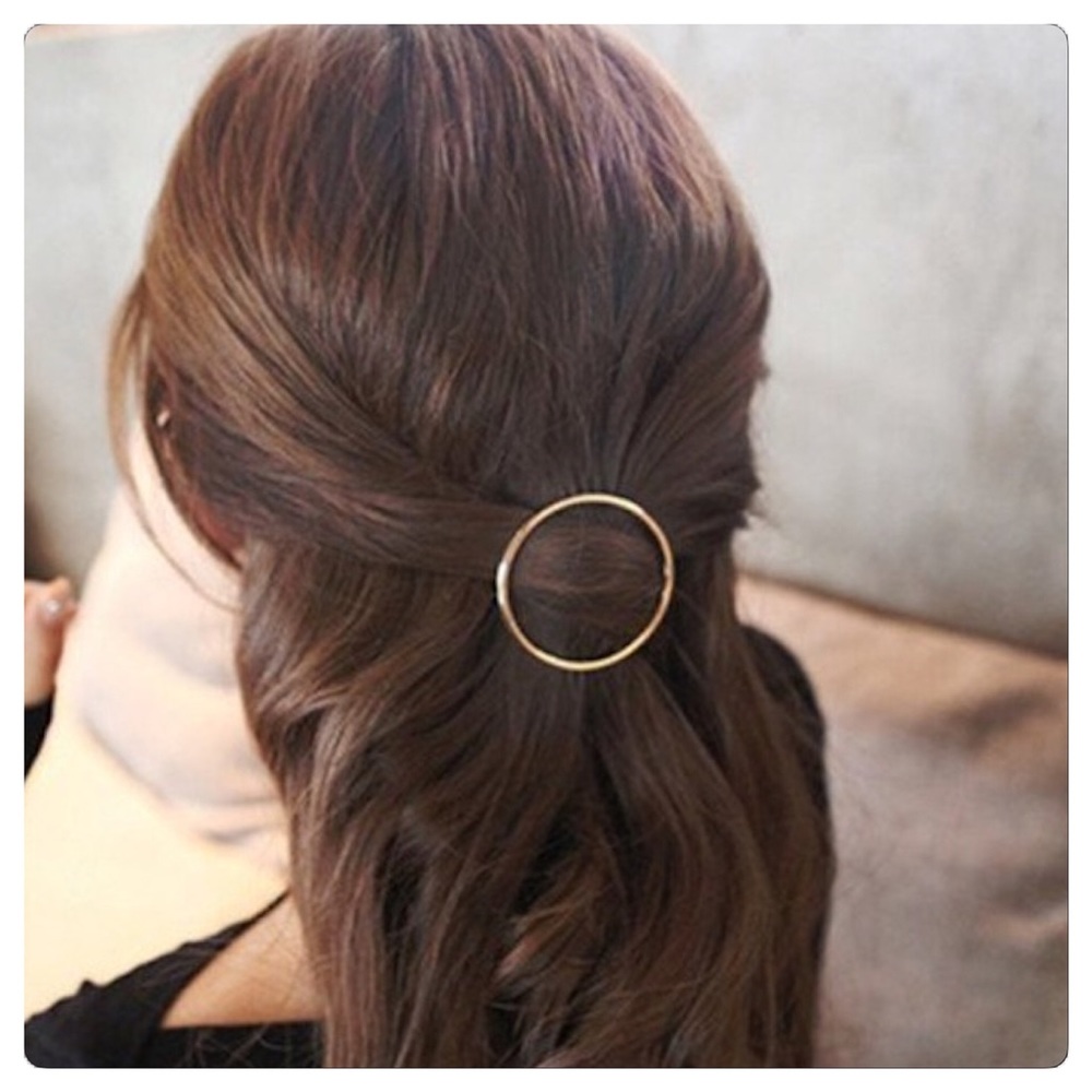 Round Minimalist Geometric Hair Clip