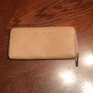 Michael Kors zip wallet