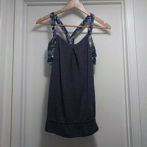 Lululemon yoga top with built-in bra size 6 cinch