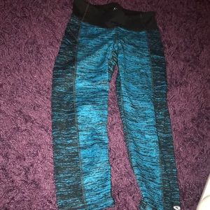 Patterned blue leggings