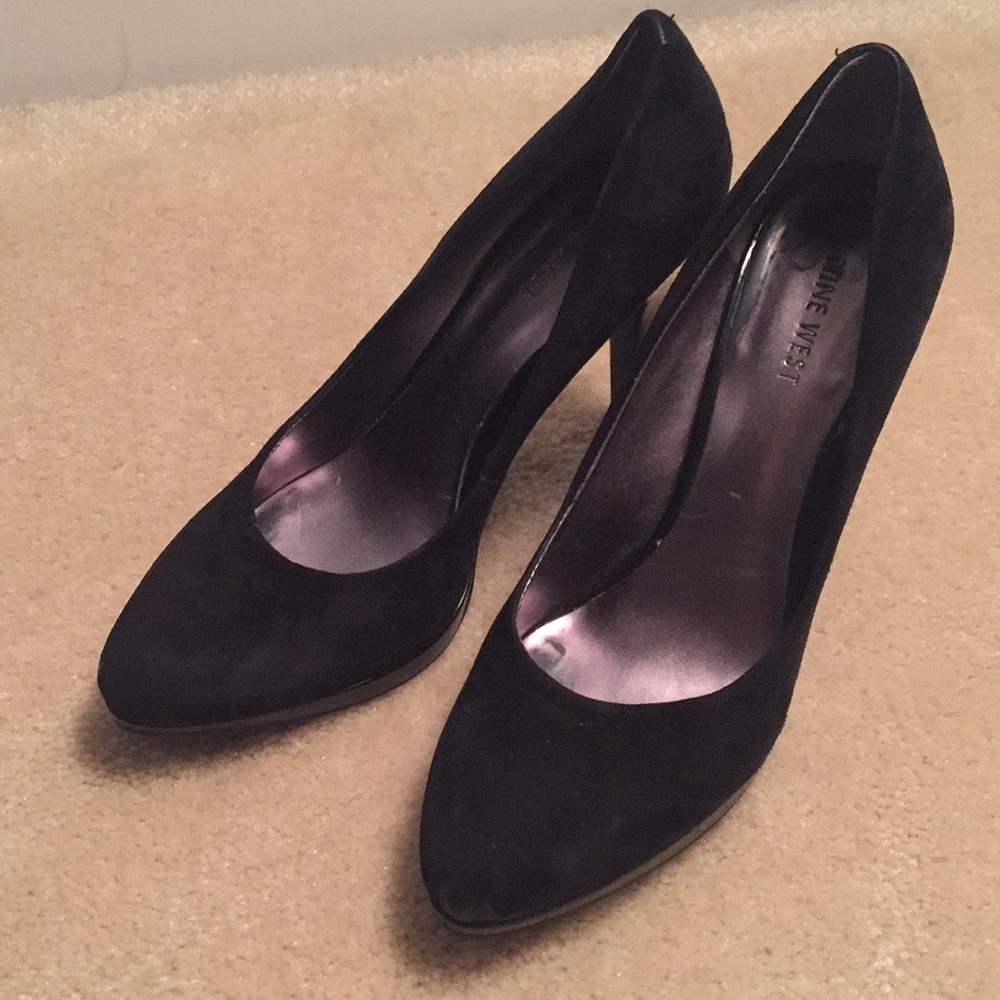 Nine West Suede pumps