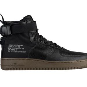 Meet your Posher, Logan