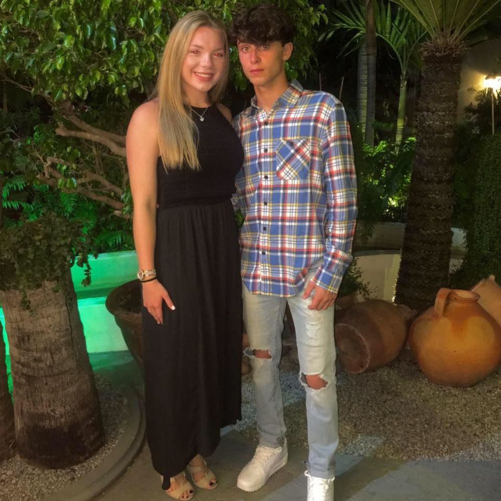 Meet your Posher, Elizabeth