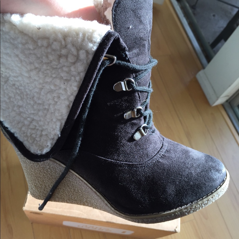 Winter black suede booties 91/2