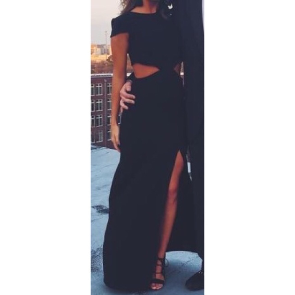 Lulu's long black formal dress