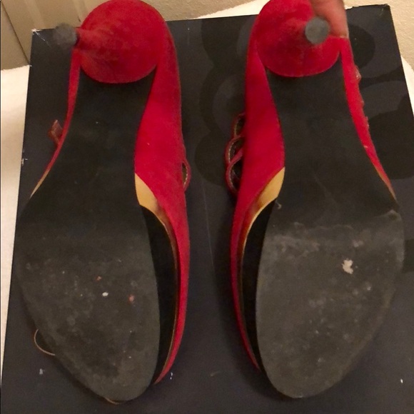 Red Suede Platform heels - Picture 5 of 6