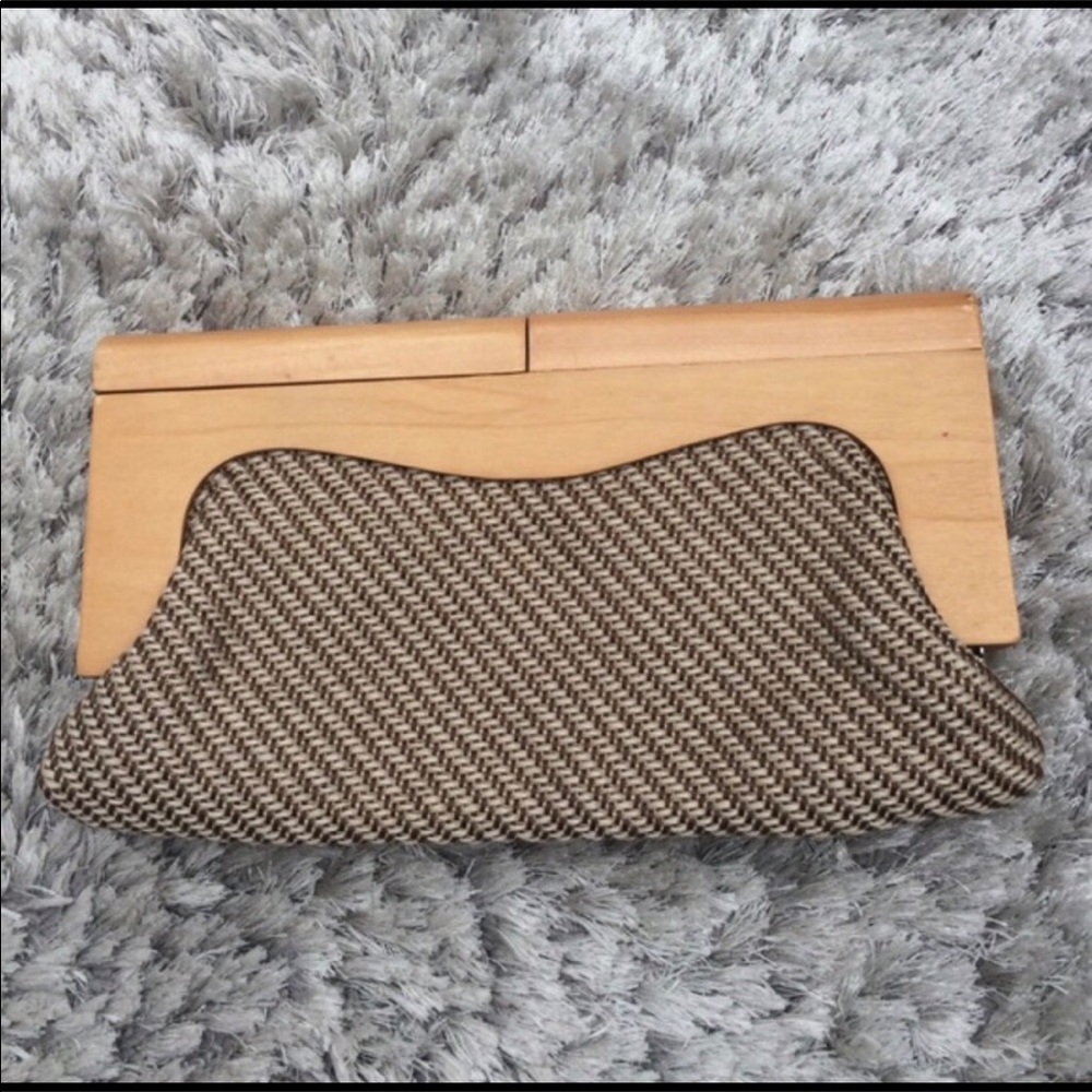 ❄️Tweed and Wood Clutch.NWOT❄️