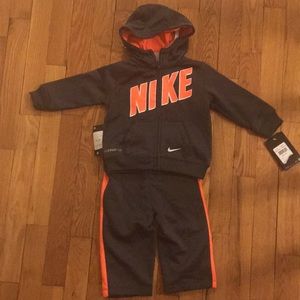 NWT 2 piece Nike Outfit