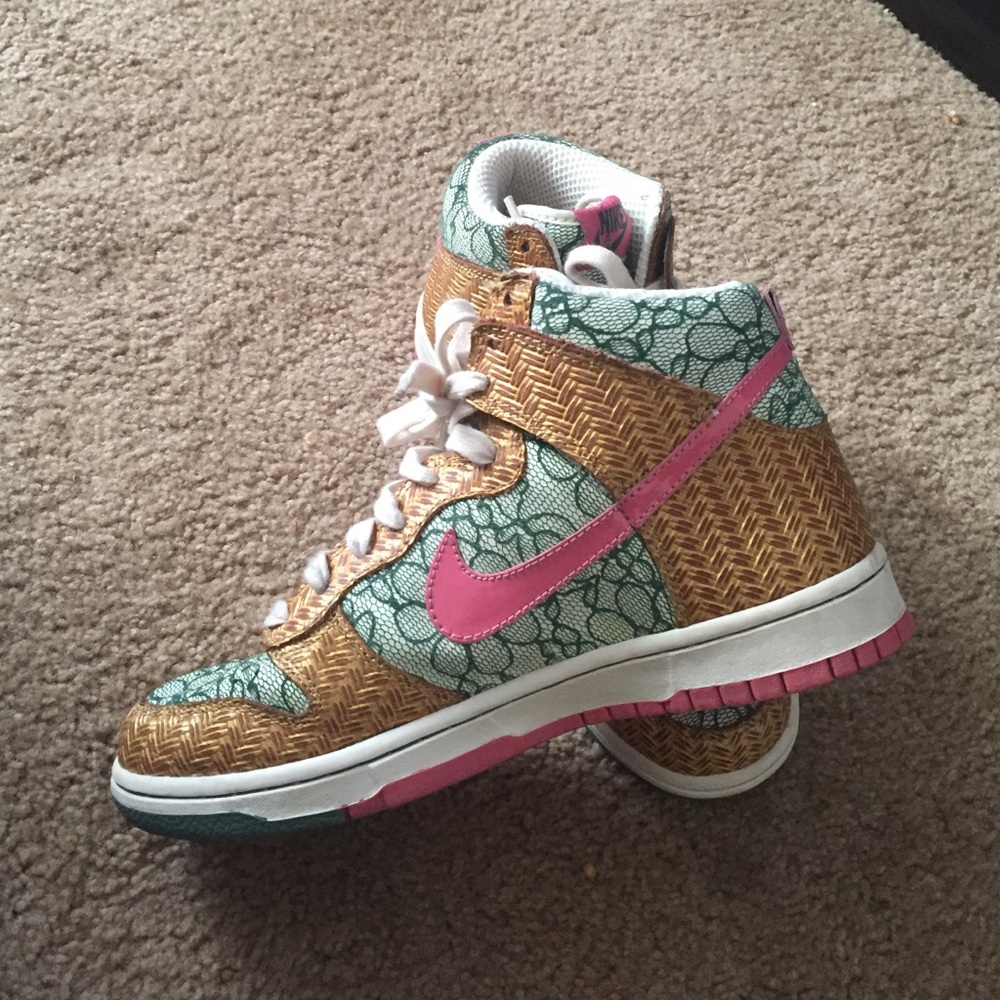 Nike women's high top SB dunks