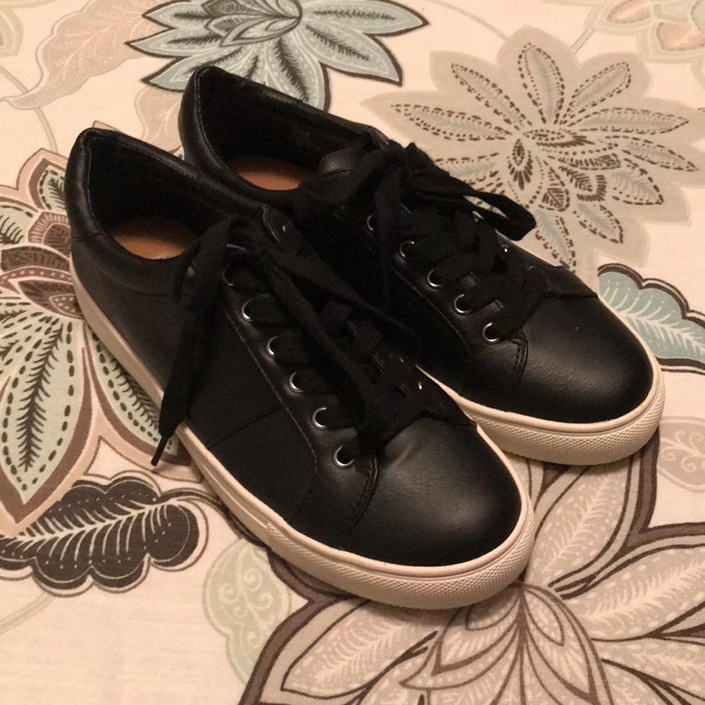 Steve Madden tennis shoes