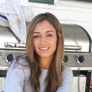 Meet your Posher, Leticia