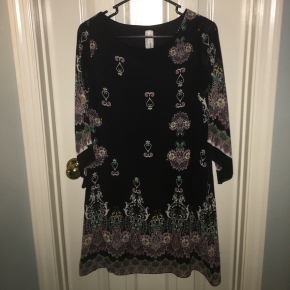 Cute dress - Picture 1 of 4