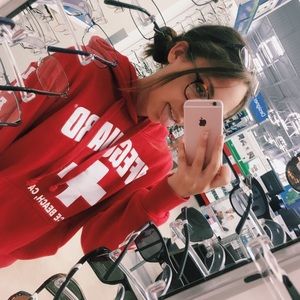 Meet your Posher, Danyelle