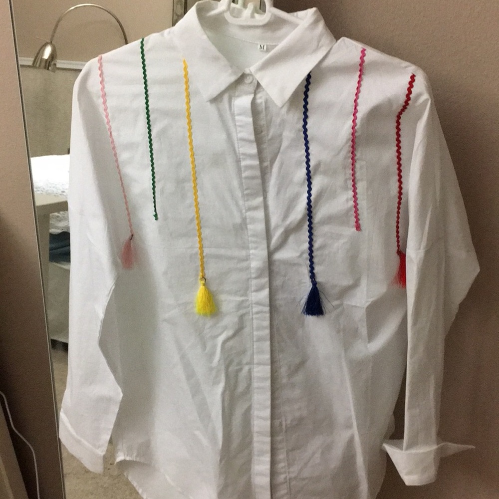 Blouse white with colorful details