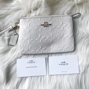 **JUST LIKE NEW** COACH Leather Wristlet