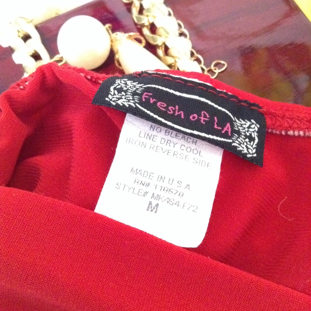 ⬇️SLEEVELESS RED TOP - Picture 5 of 7