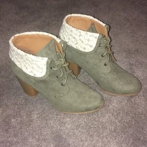 Charlotte Russe green booties size 6