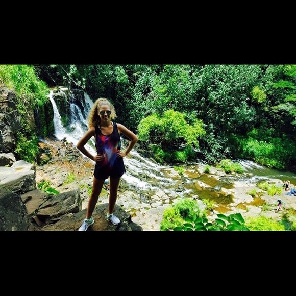 Trying to sell clothes before donating them. - Picture 4 of 4