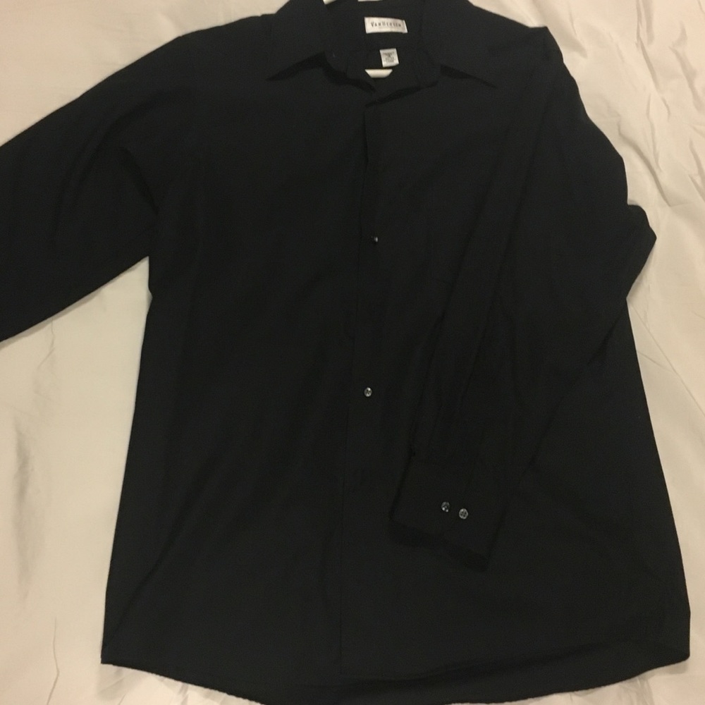 VAN HEUSEN Men’s Black dress shirt
