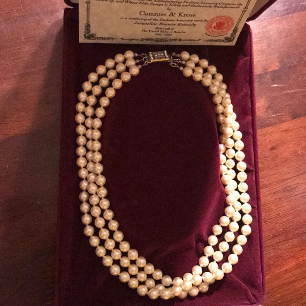 Vintage Camrose & Kross Jacqueline Kennedy pearls