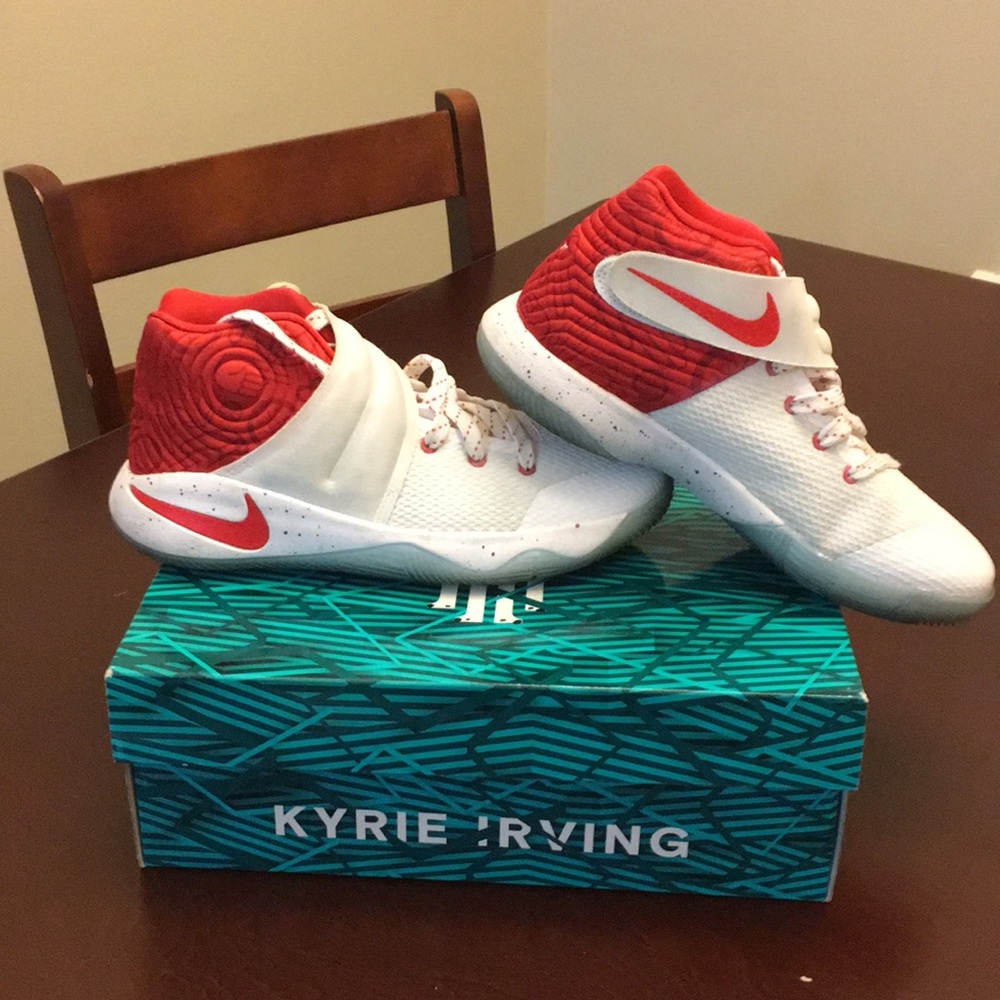 Kyrie 2 white red basketball shoes