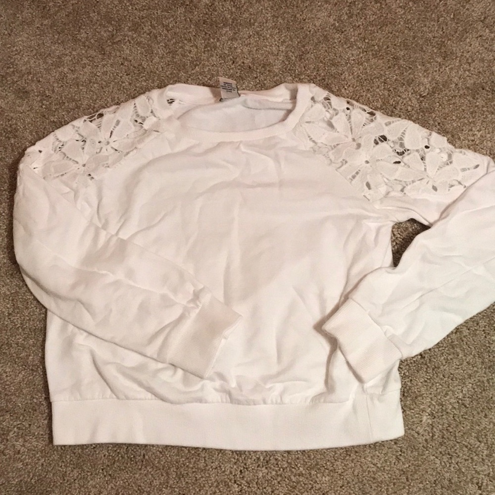 White sweater ☃️