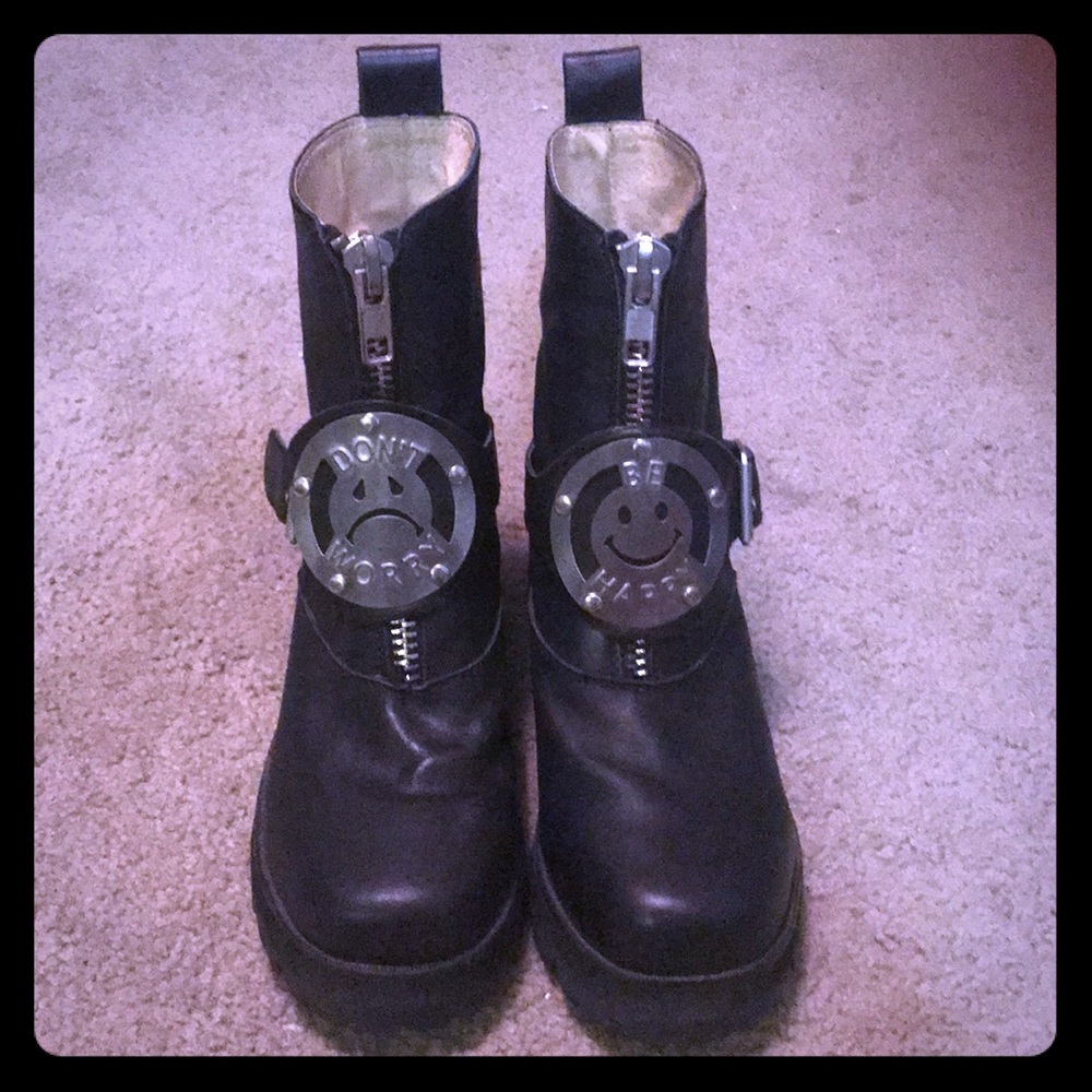 UNIF Don’t Worry Be Happy boots